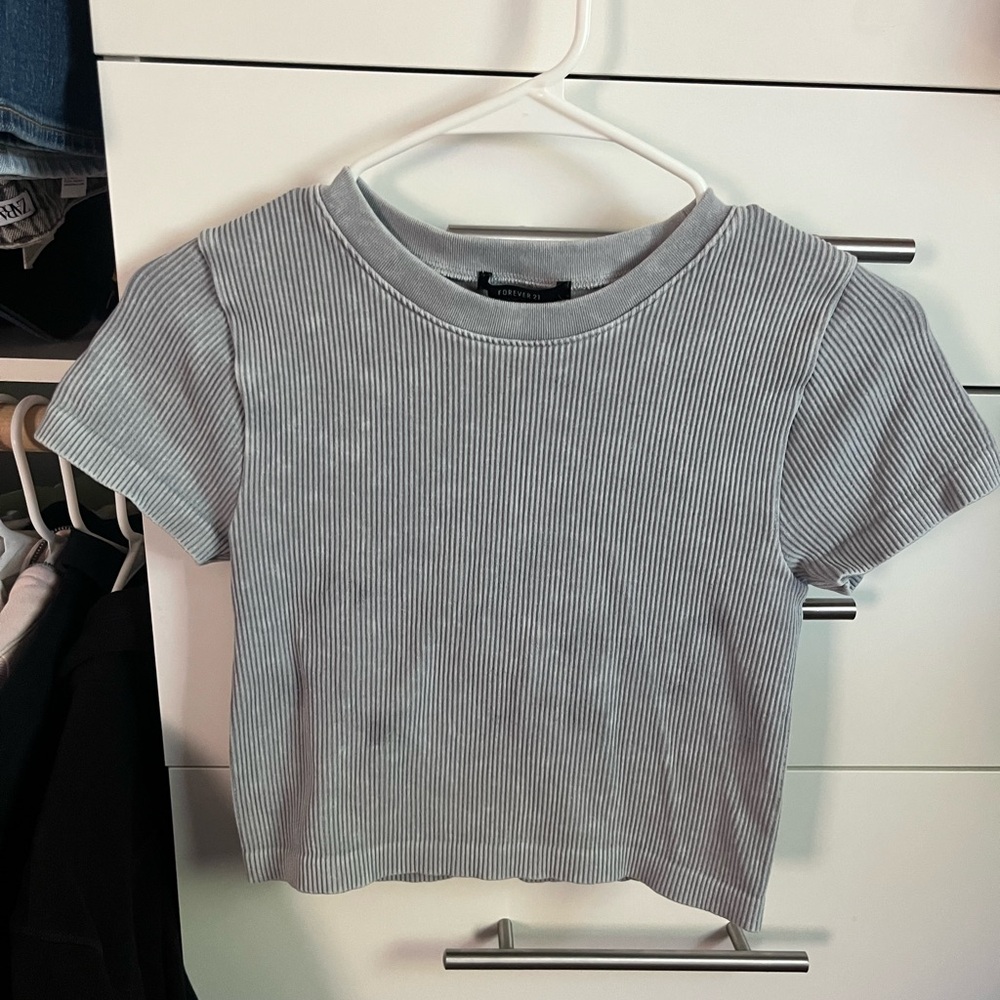 Forever 21 Gray Crop T-Shirt Short Sleeve